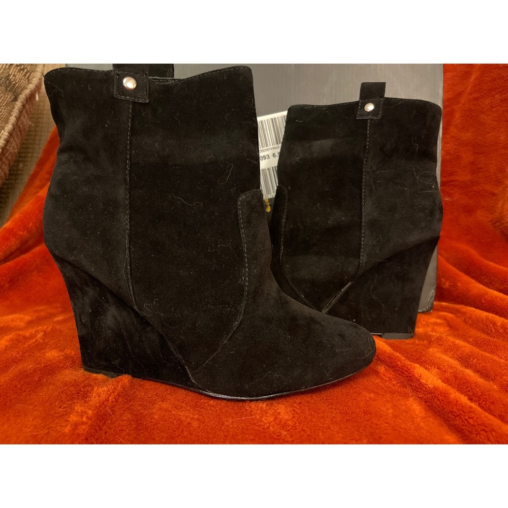 Colin Stuart  Black Wedge Suede Bootie 6.5